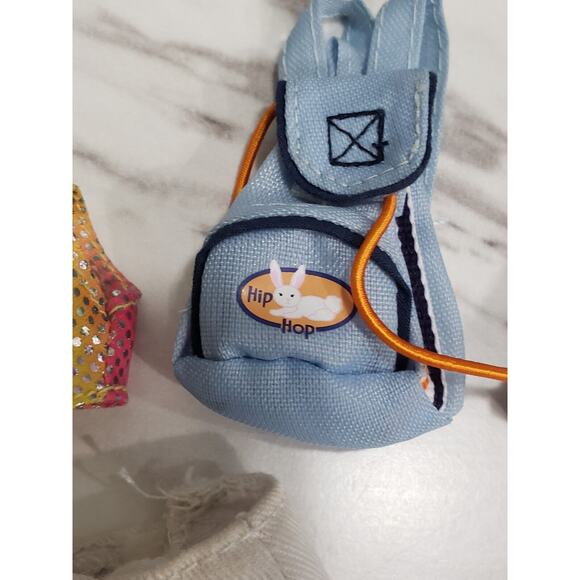 Bratz Sasha Doll Outfit Original 1st Edition 2001 Hat Skirt Beanie Bunny Backpac - Picture 4 of 7